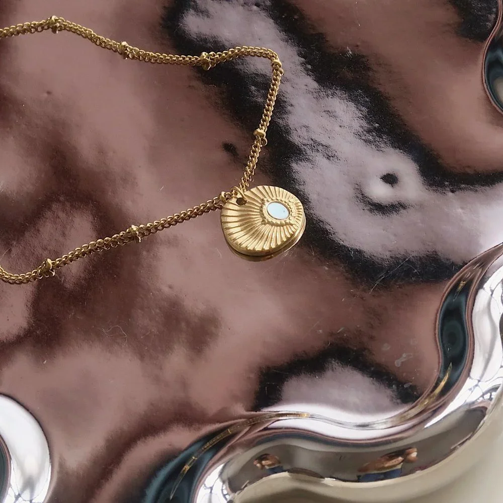 NEW 18K Gold Plated Luxury Shell Necklace